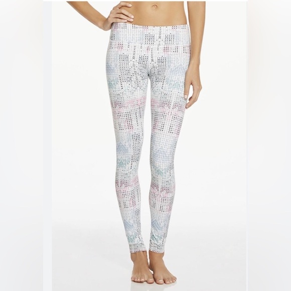 Fabletics Pants - *LIKE NEW* Fabletics Women’s S Define PowerHold Mid-Rise Leggings - Arctic Print